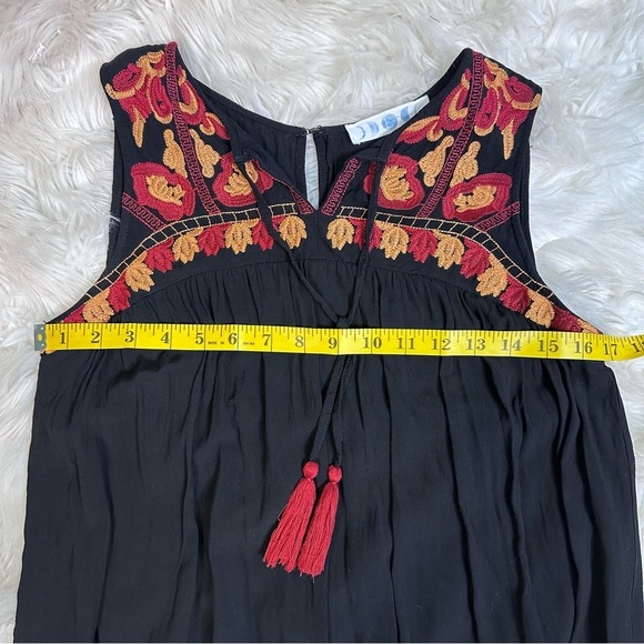 Black shift dress with embroidery nwt - Picture 8 of 9